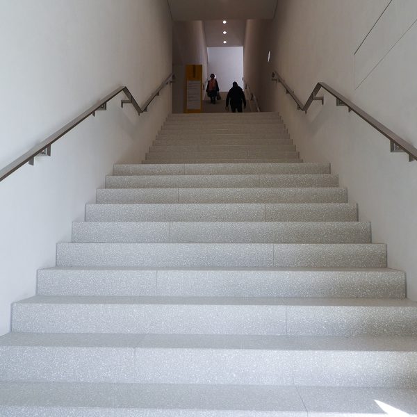 musee cantonal des beaux-arts - losanna switzerland - custom REG 3620 - pubblico 24