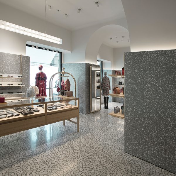 valentino - worldwide - custom - retail - rivestimenti 10