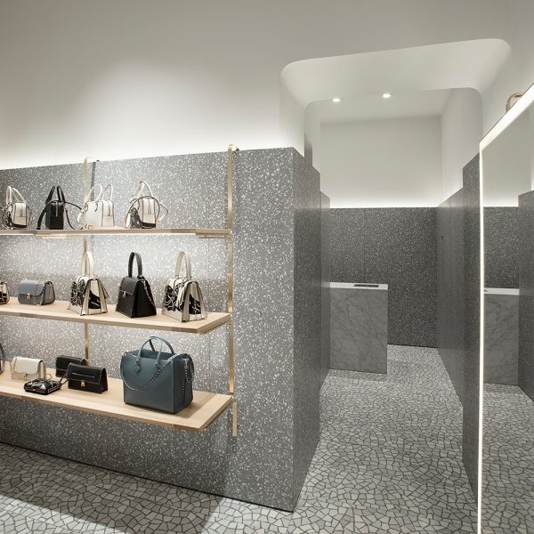 valentino - worldwide - custom - retail - rivestimenti 11