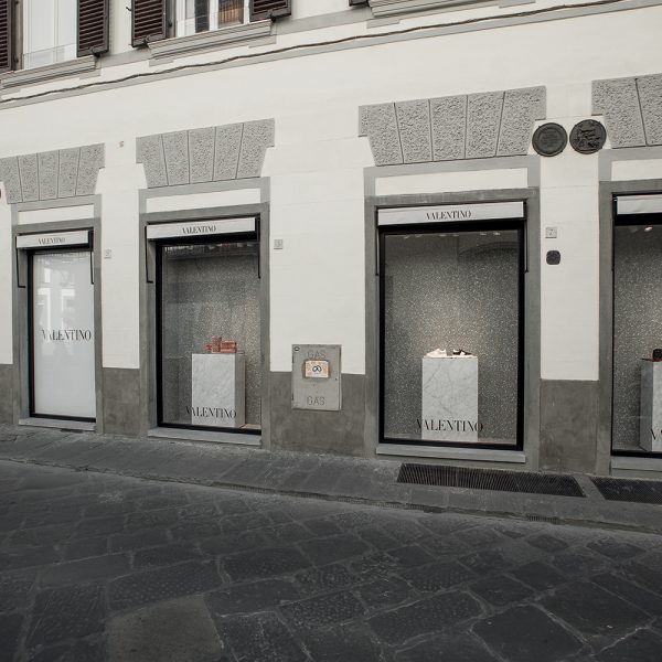 valentino - worldwide - custom - retail - rivestimenti 4 ok